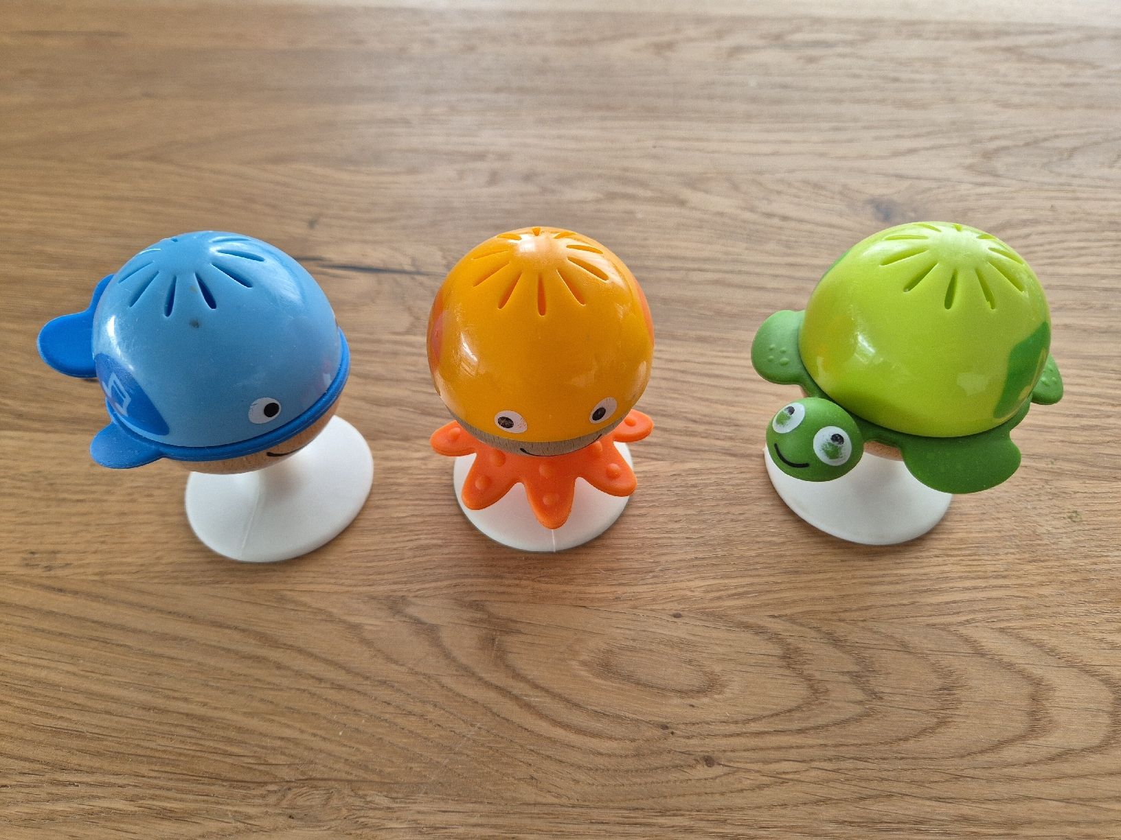 Hape Spielzeuge: Saugnapf Rassel Set – Gebraucht aus Baar von braggis