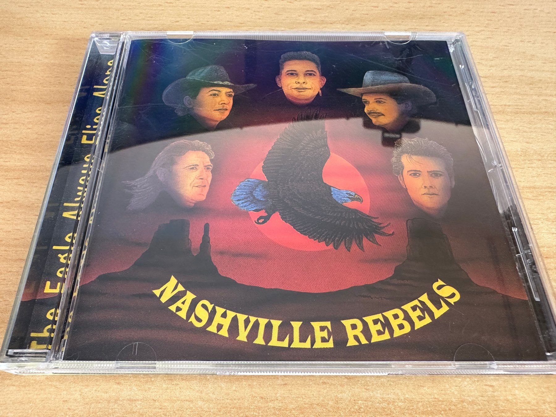 CD: Nashville Rebels – The Eagle Always Flies Alone – Usato da Rikon im Tösstal venduto da Alpenmutz