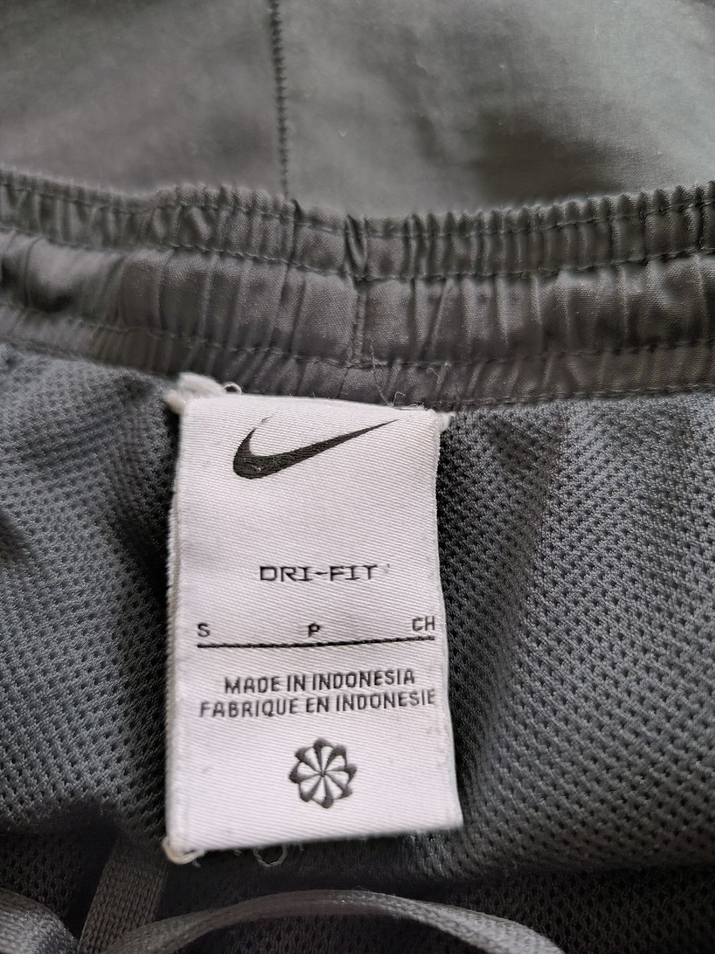 Nike Pantaloni: Nike Dri-Fit Trainer-Hose Grösse S – Usato da Oberdiessbach venduto da Zwerg82 2