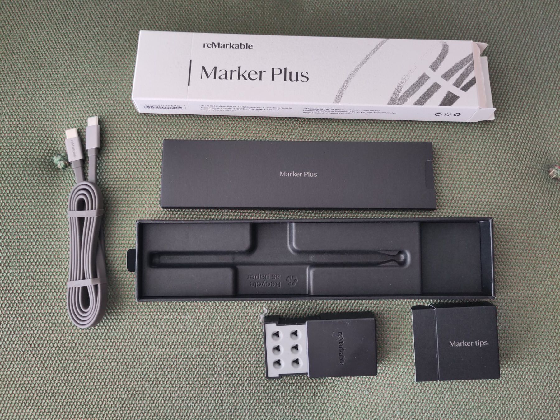 reMarkable Tablet PC: Remarkable Paper Pro inkl Marker Plus, Tips & USBC-Ladekabel – Usato da Zürich venduto da Consumer12 3