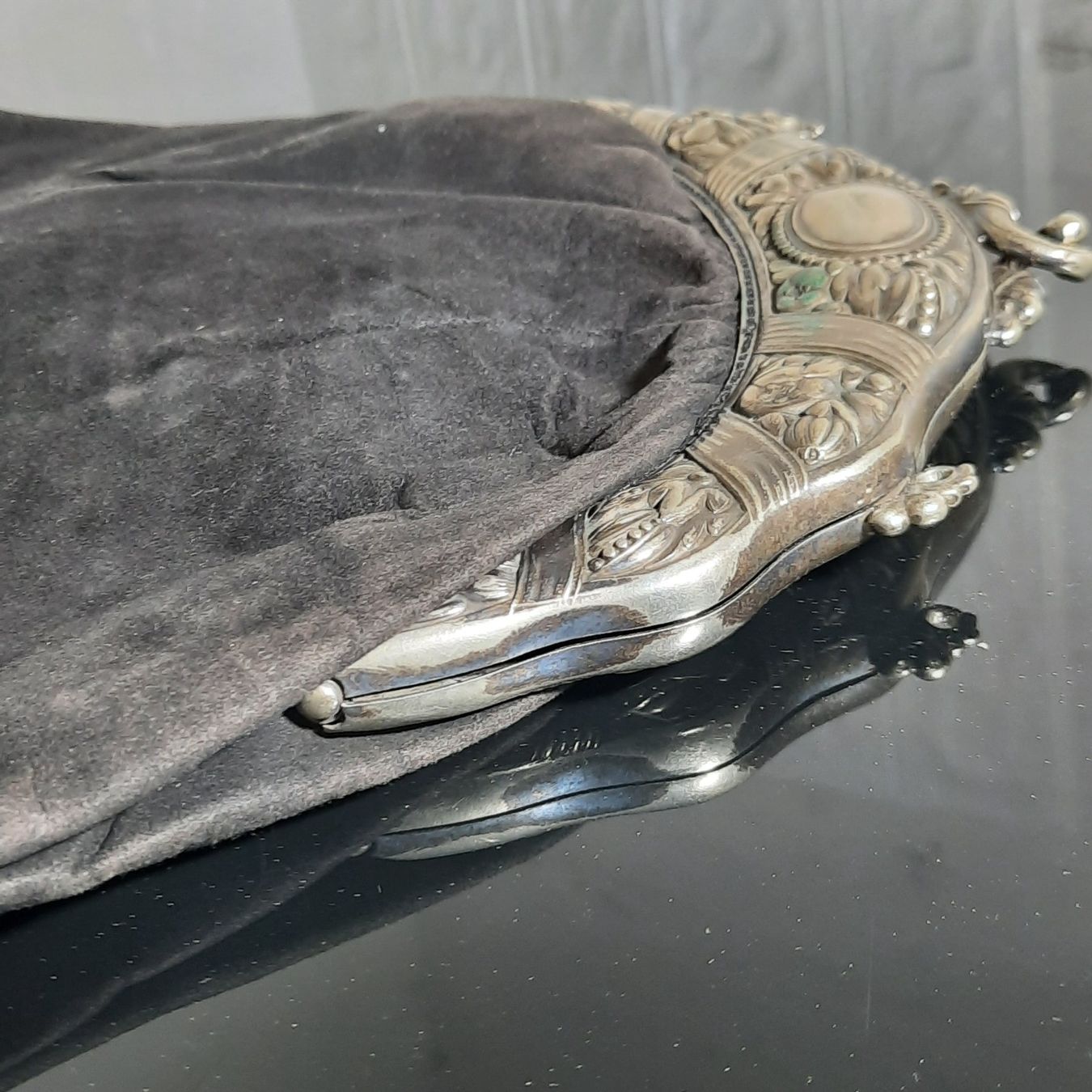 Chemises: Klassische Tasche mit harmonischem Design – D'occasion à Unterägeri par Altgoldschmuck 1