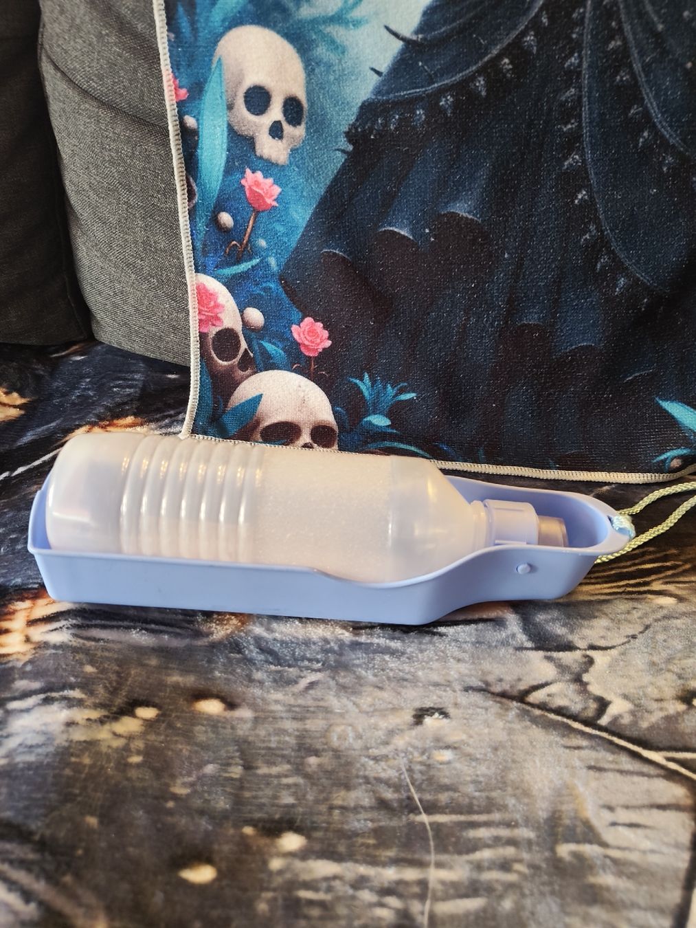 Altro in Stoviglie & Bicchieri: Trink Flasche für Hunde – Nuovo (secondo la descrizione) da Menziken venduto da Dragon-Fuchur