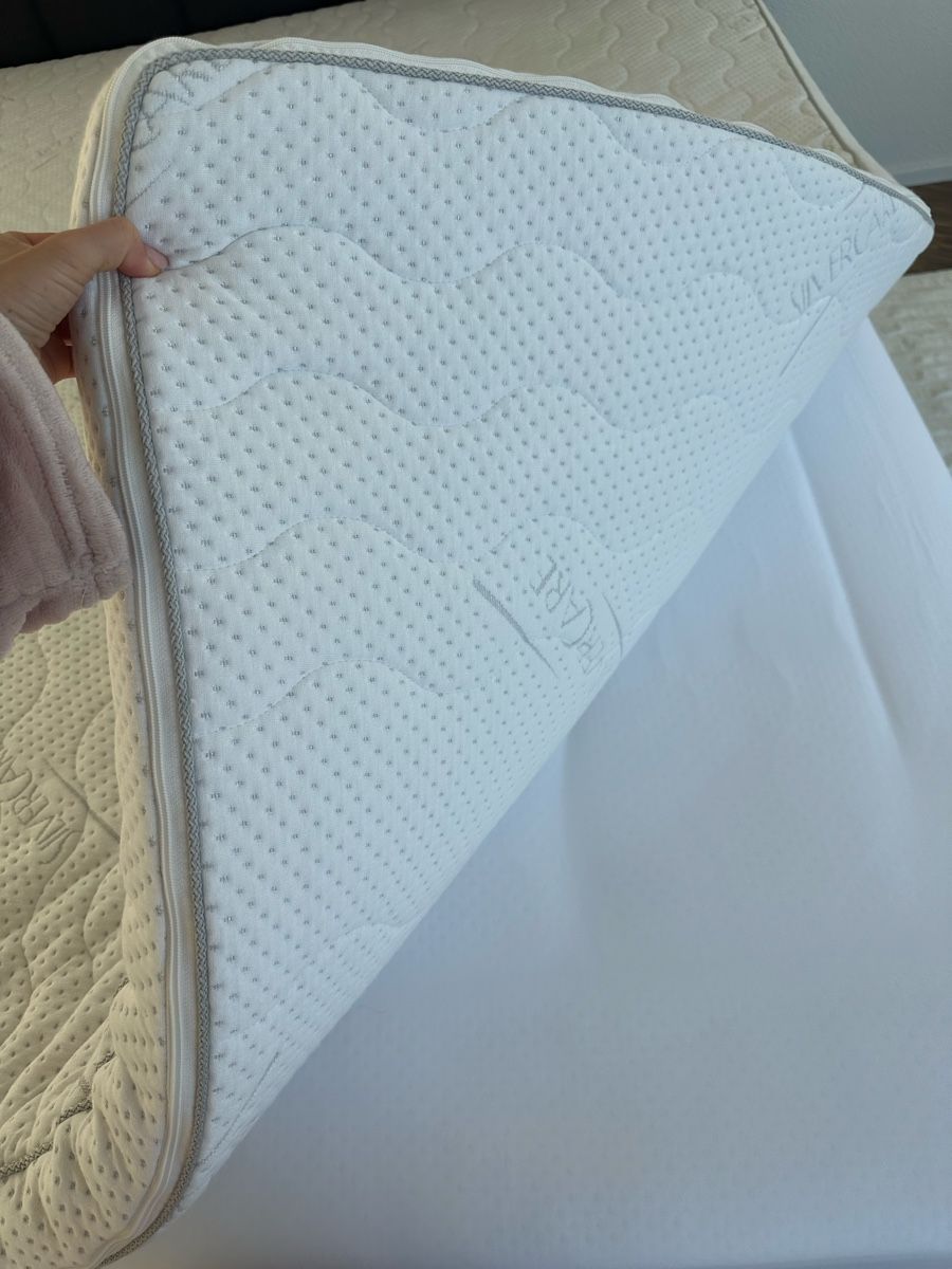 Matelas: Topper zu verschenken  – D'occasion à Döttingen par Marina_Breit 2