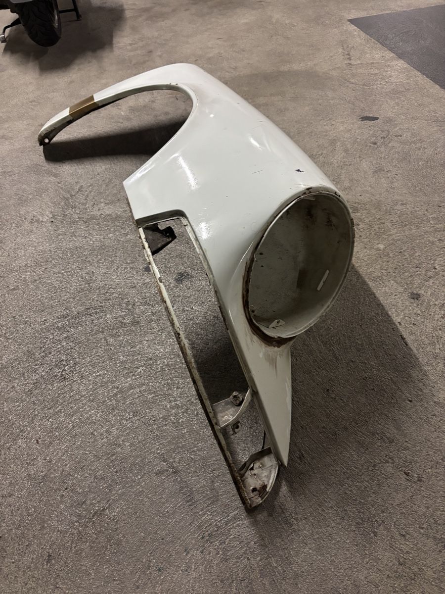 Porsche Tutti pezzi di ricambio auto: Aile de porsche 912  – Usato da Petit-Lancy venduto da pac_62pw 1