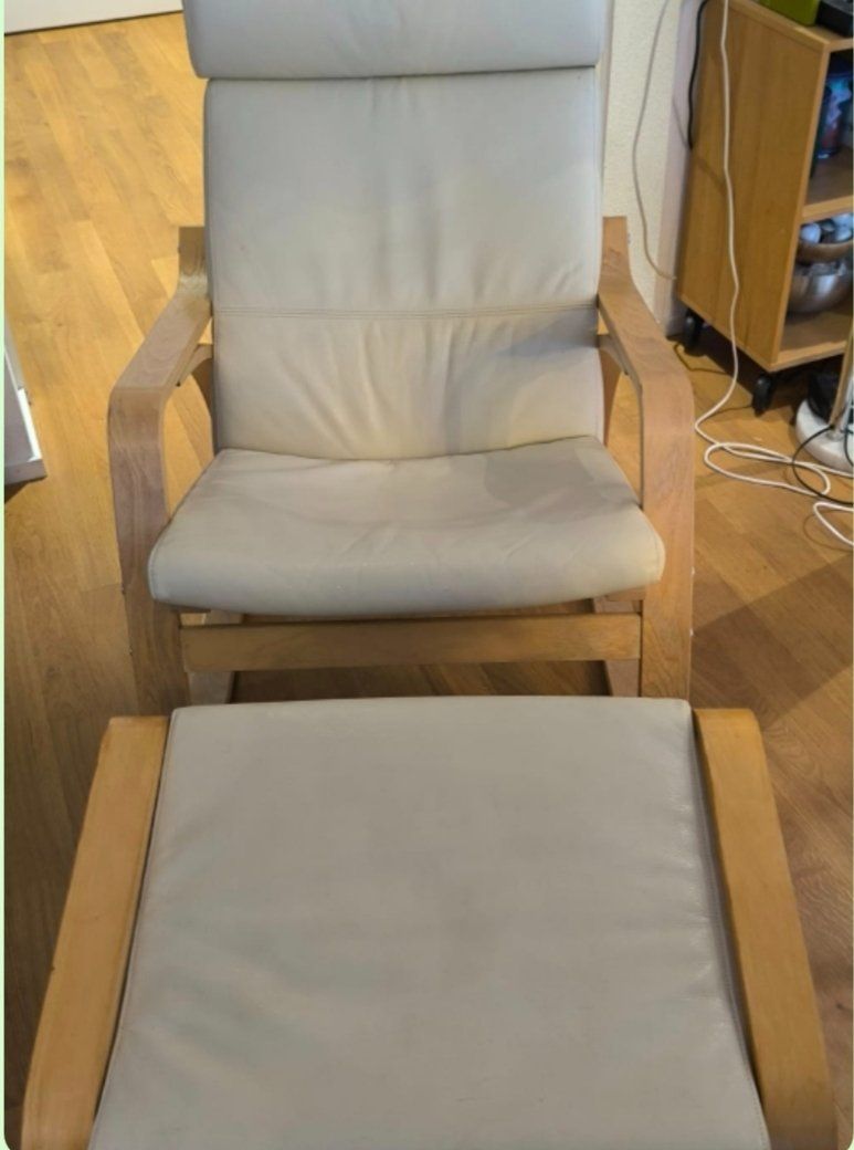 Ikea Sedie: Schaukelstuhl mit Hocker – Usato da Lommiswil venduto da Onyx240801
