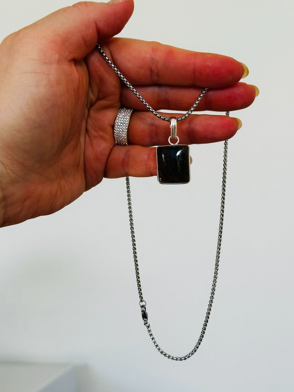 Catenine: Labradorite necklace – Nuovo e nell'imballaggio originale da Genève venduto da AGBERG 1