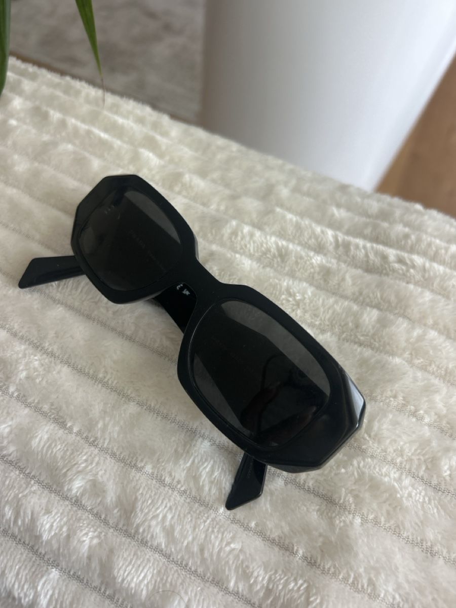 Prada Occhiali & Lenti: Prada Sonnenbrille – Nuovo (secondo la descrizione) da Suhr venduto da Alimary