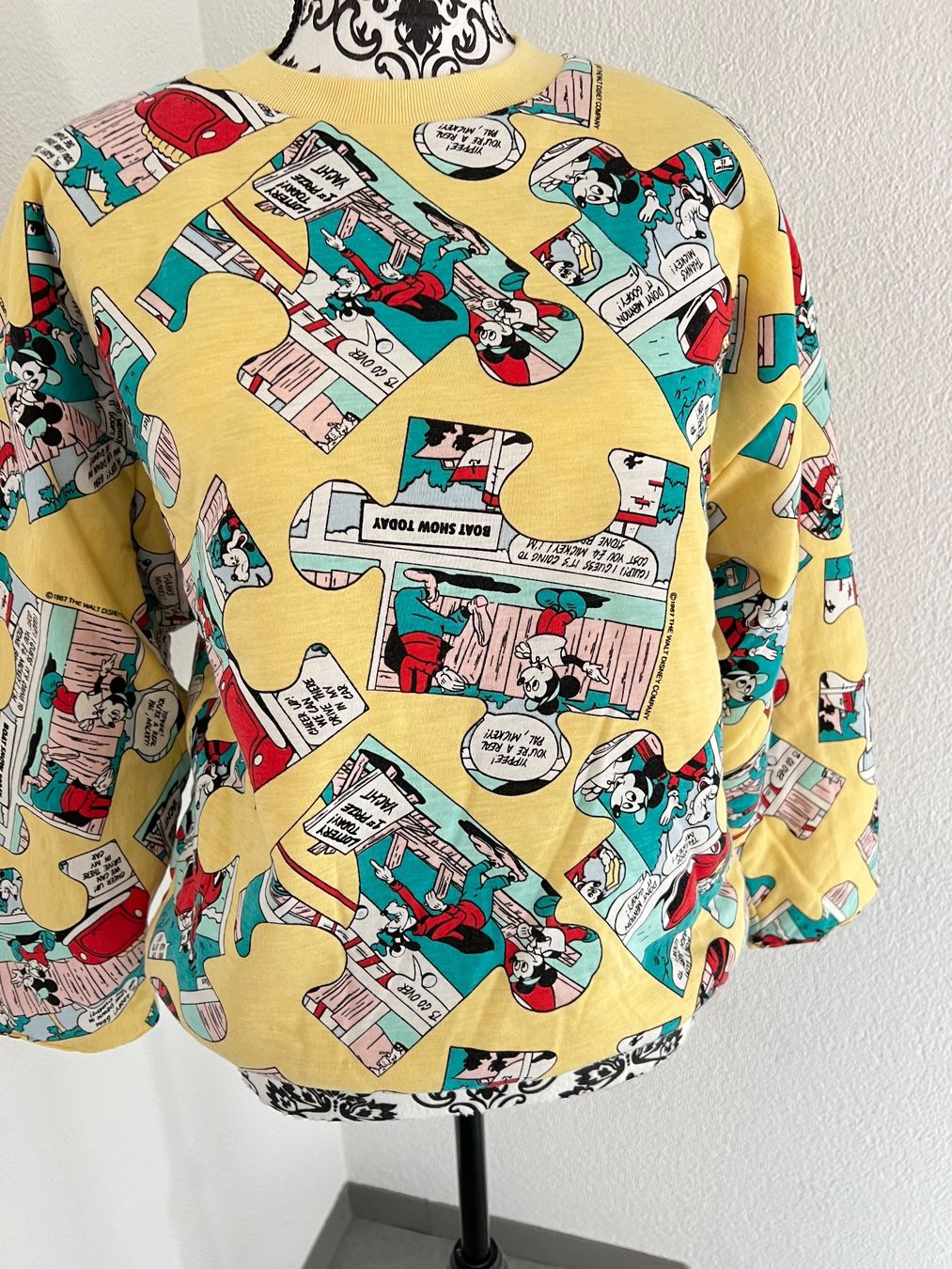 Pulls & Sweat-shirts: Disney Wende Pullover, Gr. M – D'occasion à Walzenhausen par Cerna007 4