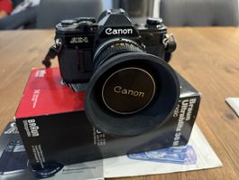 Analog Kamera Canon AE-1 mit Objektiv und Zubehörset