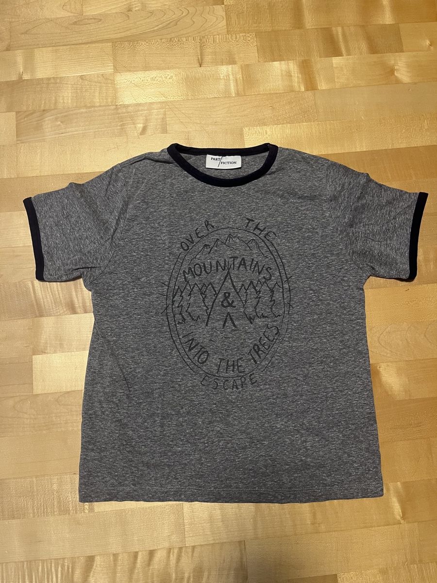 T-shirt: grey graphic T-shirt, size S – Usato da Winterthur venduto da goe_h859