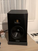 2x Adam Audio T8V + isolation foam