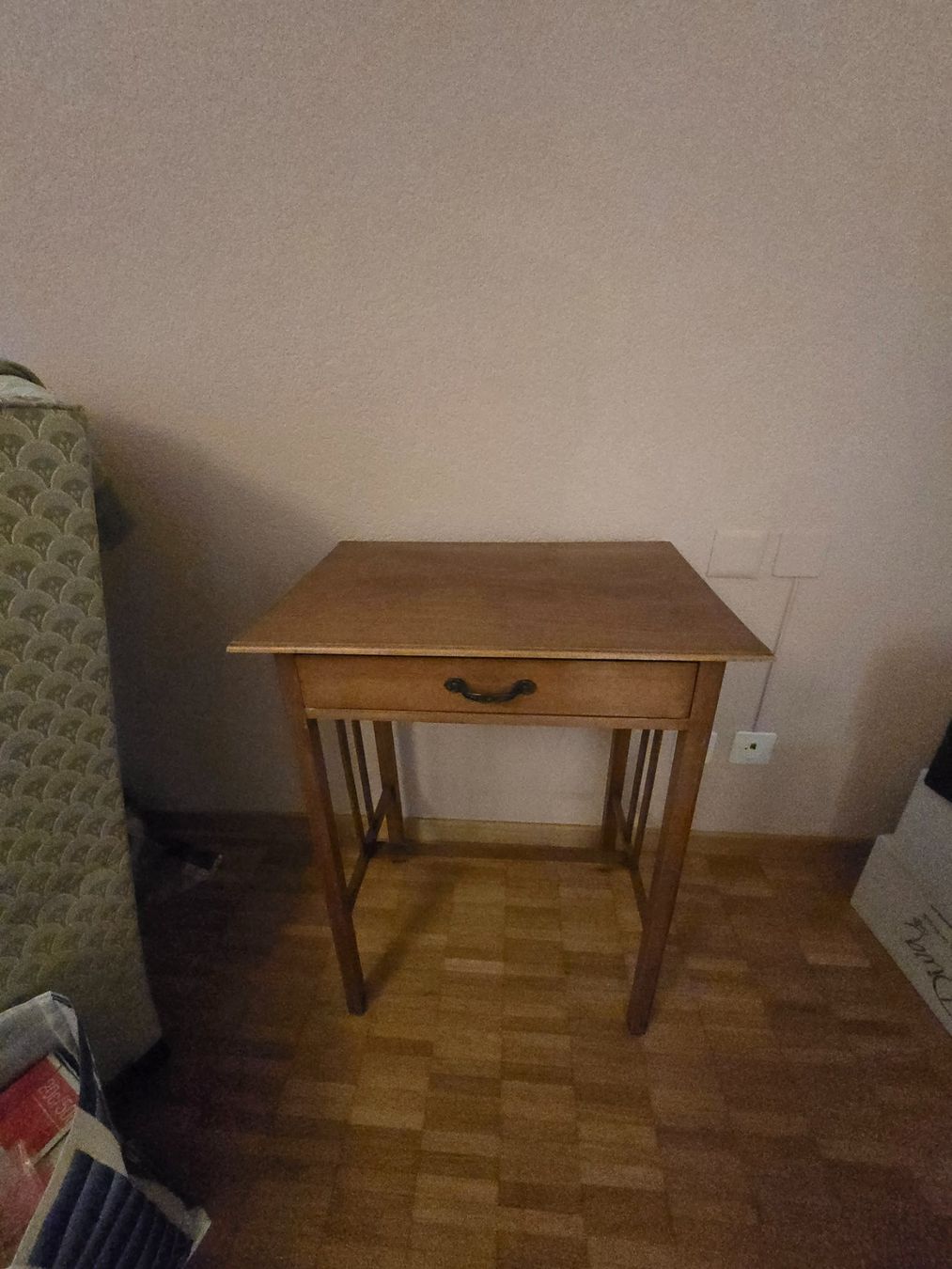 Tische: Nähtisch / Handarbeitstisch – Gebraucht aus Wettingen von Wilma2009 1