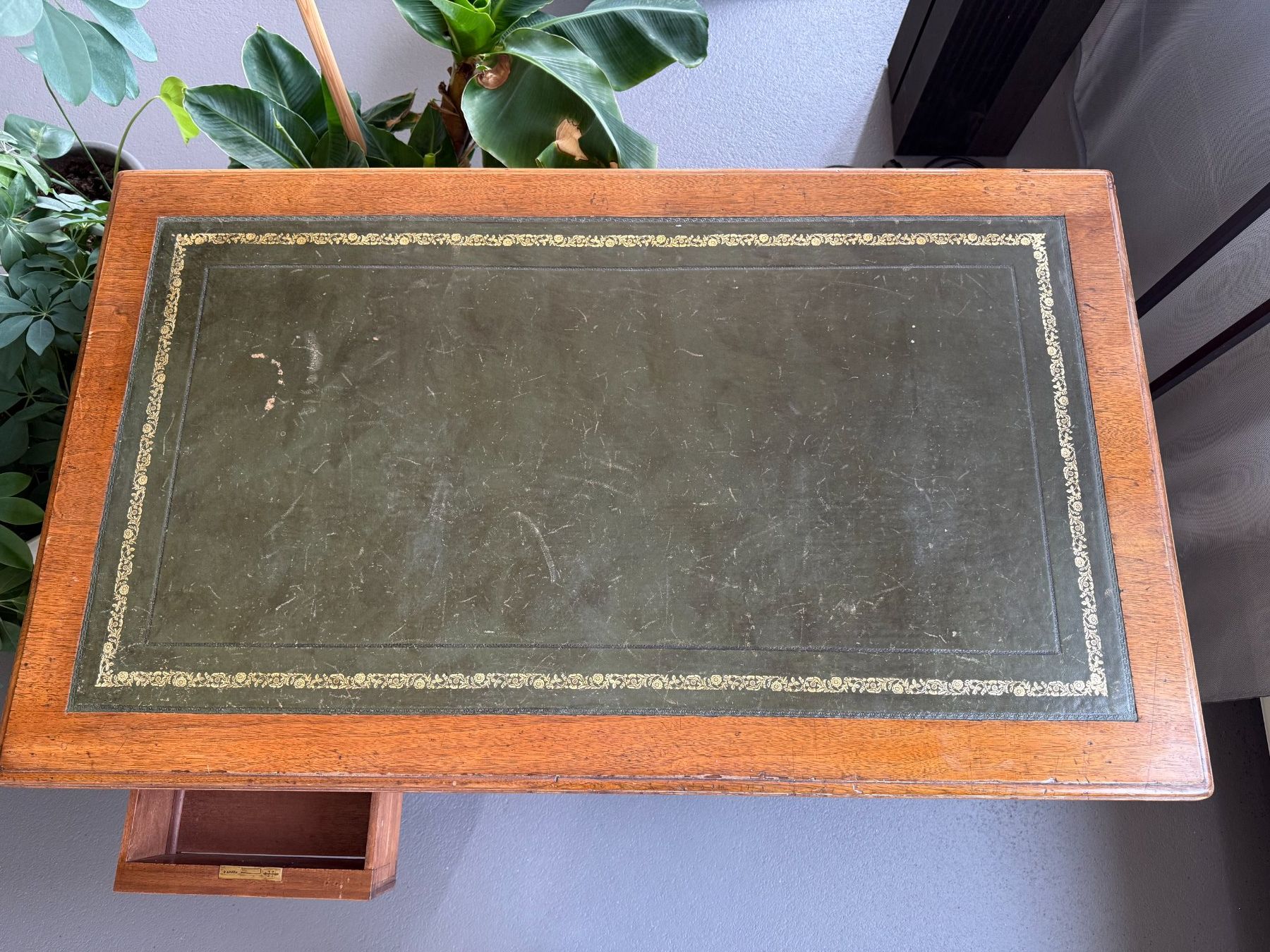 Tables: klassischer englischer Schreibtisch – D'occasion à Luzern par kle_c7zx 2