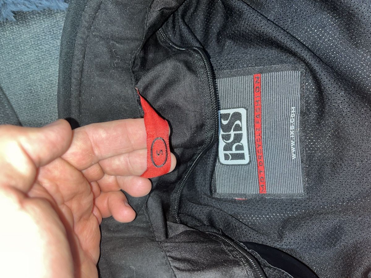 Vestes: IXS Motorradjacke Schwarz Grösse S – D'occasion à Luzern par LuzernerShop 1