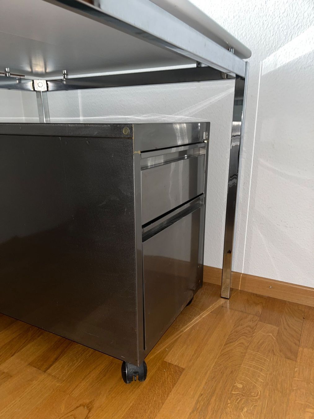 Banconi: 2 Metall-Korpus für Büro oder Werkstatt – Usato da Ennetbaden venduto da royalhighness 6