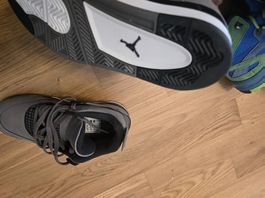 Neue Nike/Jordan Turnschuhe gr.33