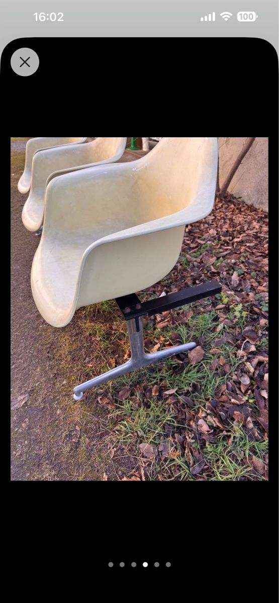 Vitra Stühle: Vitra Eames Plastic Armchair auf Traverse – Gebraucht aus Zürich von 8047 2