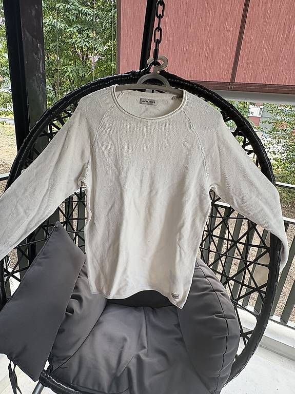 Pullover & Sweatshirts: Dünner Pullover  – Gebraucht aus Zürich von muz_2sy7 1