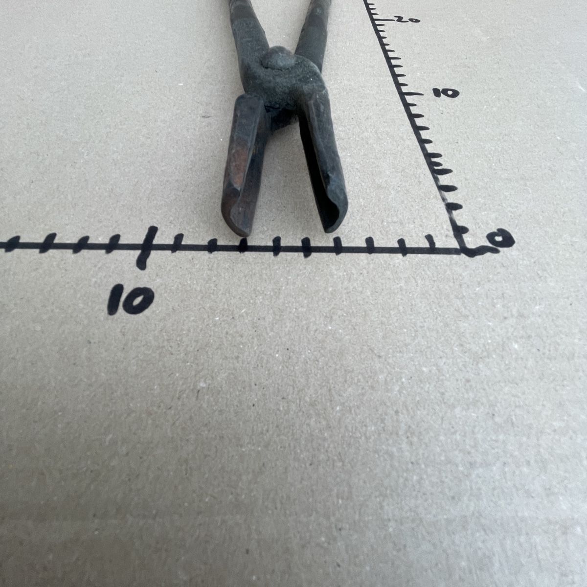 Alle Werkzeuge: Schmiedezange 40cm gebraucht Nr.9 – Gebraucht aus Oftringen von Box2 1