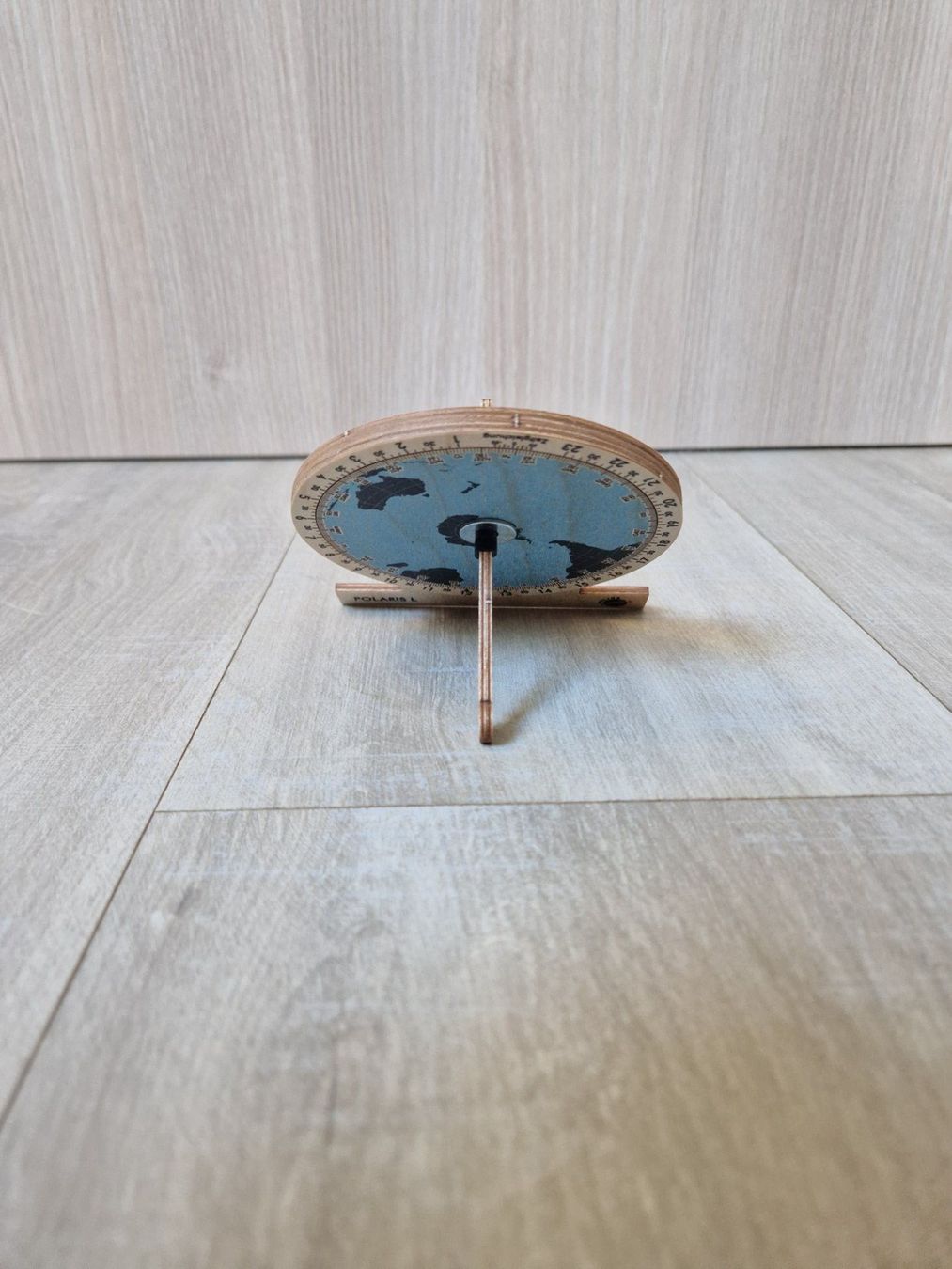 Orologi da terra & Orologi da parete: Cadran Solaire Equatorial En Bois – Usato da Rochefort venduto da Arkaik_FH_CH 3