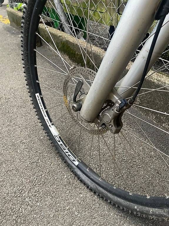 Velos: Altes mountainbike – Gebraucht aus Zürich von naan 2