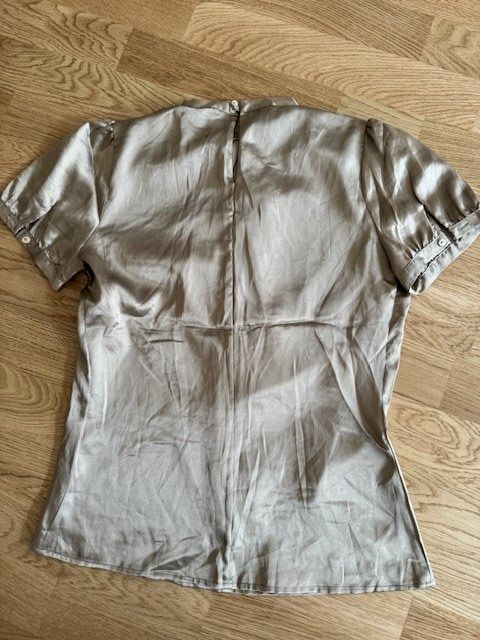 Mango T-Shirts: T- Shirt Mango XS wie neu – Gebraucht aus Wabern von MagdalenaWabern 2