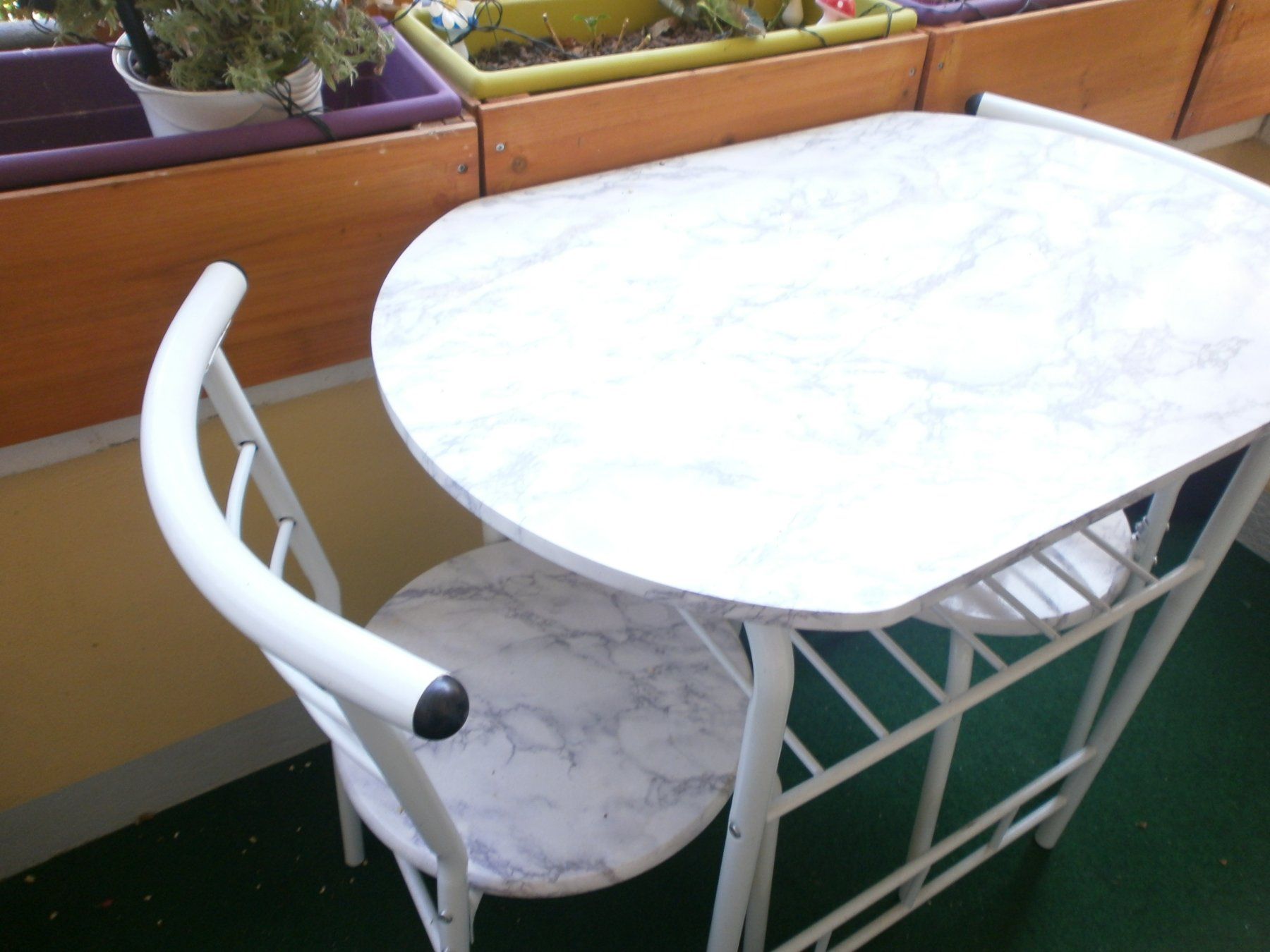 Set di tavolo e panche: Bistro Set 2-teilig weiss Marmoroptik gebraucht – Usato da Pratteln venduto da Sorbet 1
