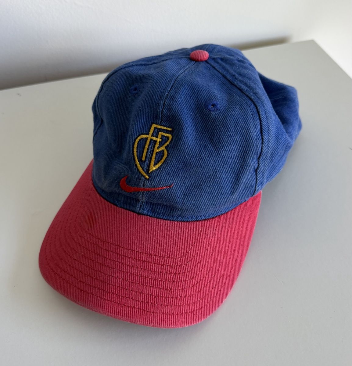 Nike Sonstige Kleidung & Accessoires: Fc Basel Nike Cap 90er Rotblau – Gebraucht aus Füllinsdorf von hae_gt9l