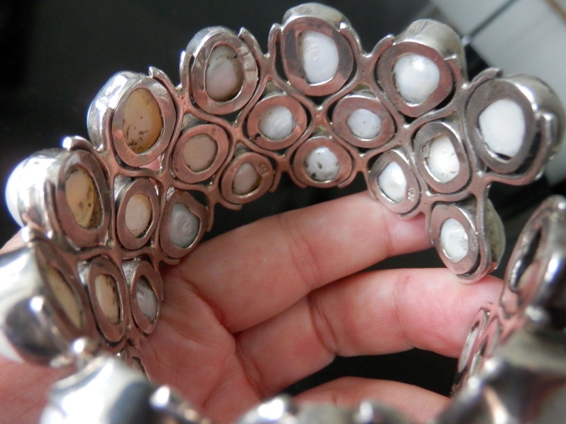 Llan Valls Joies Bracciali & Braccialetti: UNIKAT!! Natural Mabe Pearls Solid 925 Sterling Silver Cuff – Usato da Birsfelden venduto da Brut 8