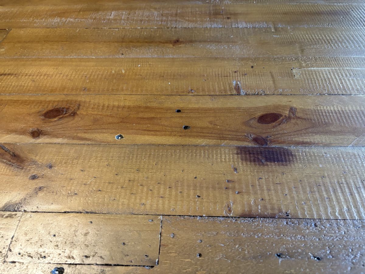Tavoli: Wunderschöner Holztisch mit Struktur – Usato da Emmenbrücke venduto da sida22 3