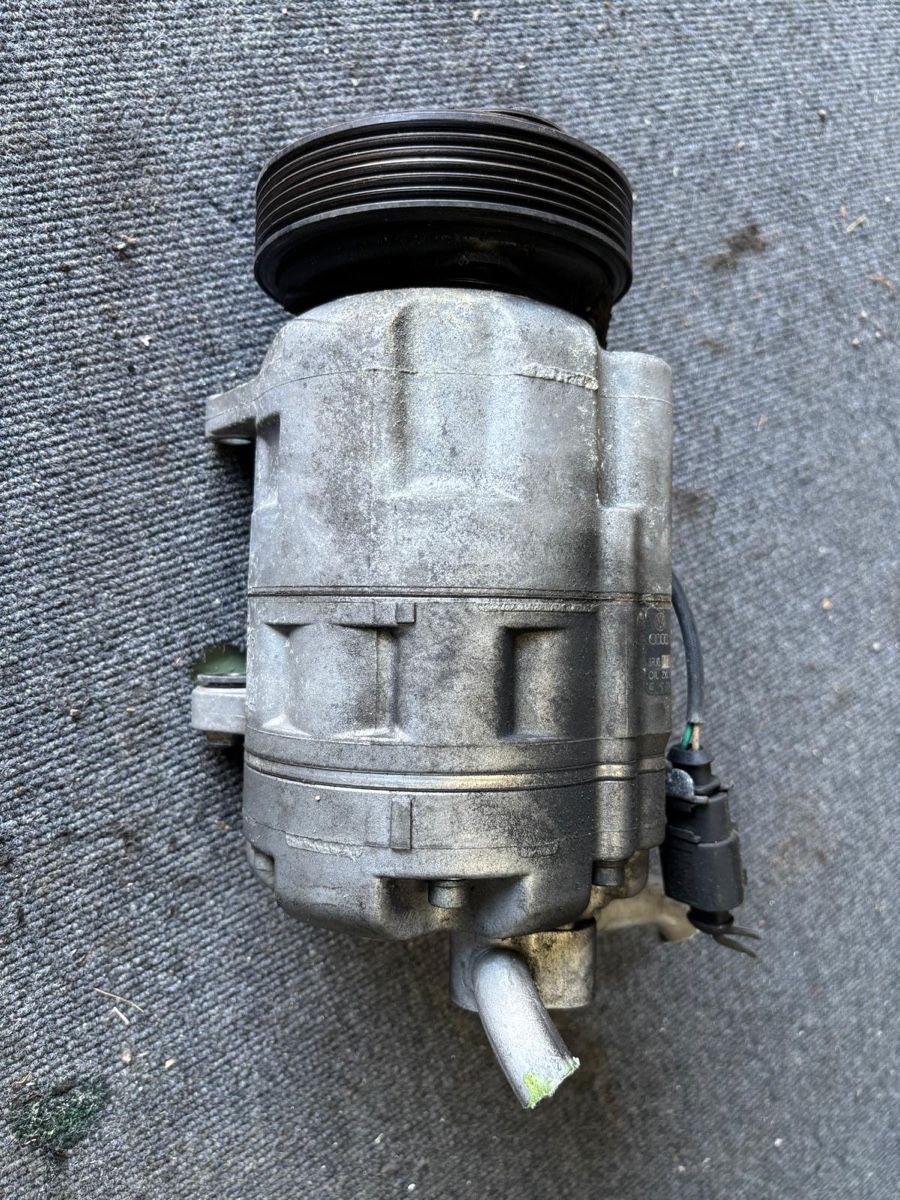 Volkswagen Tutti pezzi di ricambio auto: VW Golf 4, Jg 2002, 1.6liter, Klimakompressor – Usato da Mörschwil venduto da ers_k5cc 1