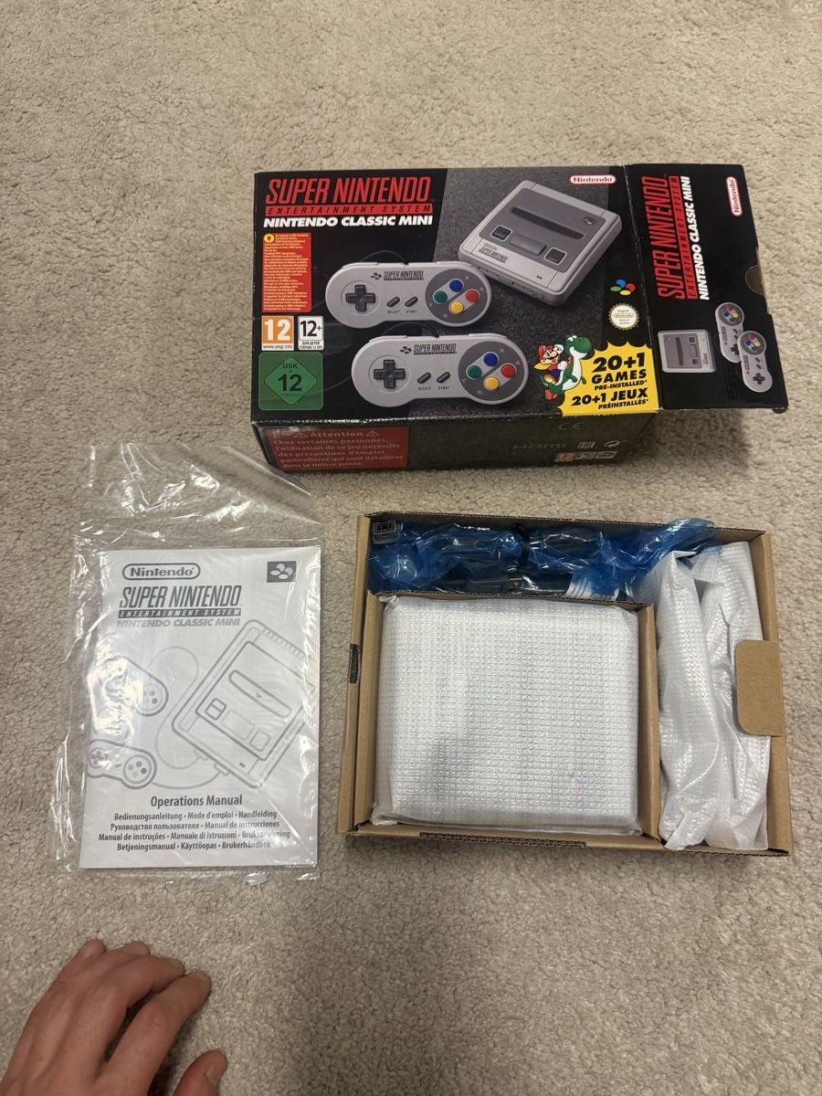 Nintendo Console: Super Nintendo Mini – Nuovo (secondo la descrizione) da Emmenbrücke venduto da streetfighter27 1
