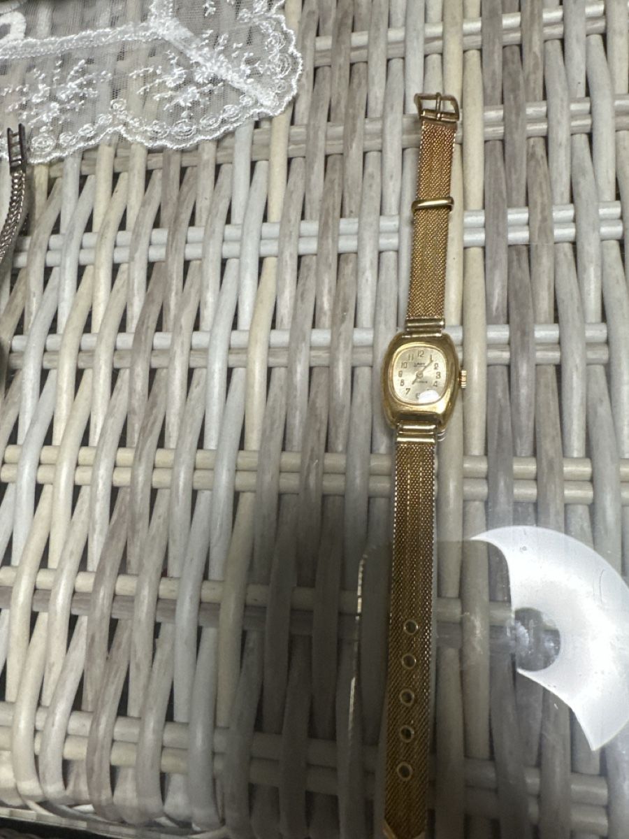Montres: Damenuhr Handaufzug  – D'occasion à Oberentfelden par ulli03 2