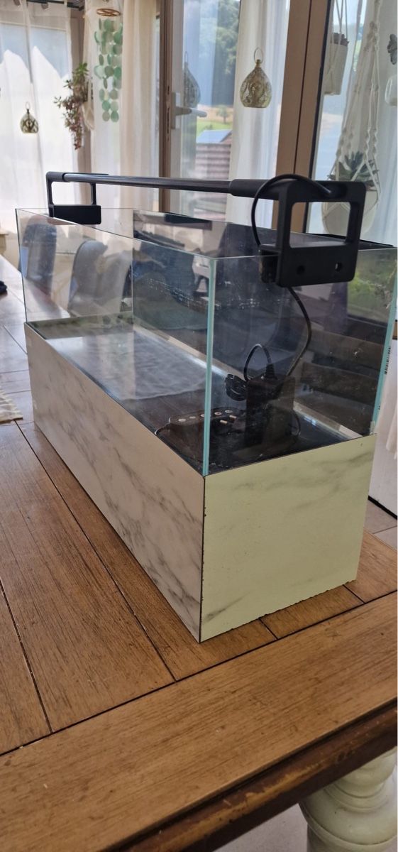 Acquari: UNS Long Aquarium mit LED Beleuchtung. – Usato da Obermumpf venduto da chr_675z 1
