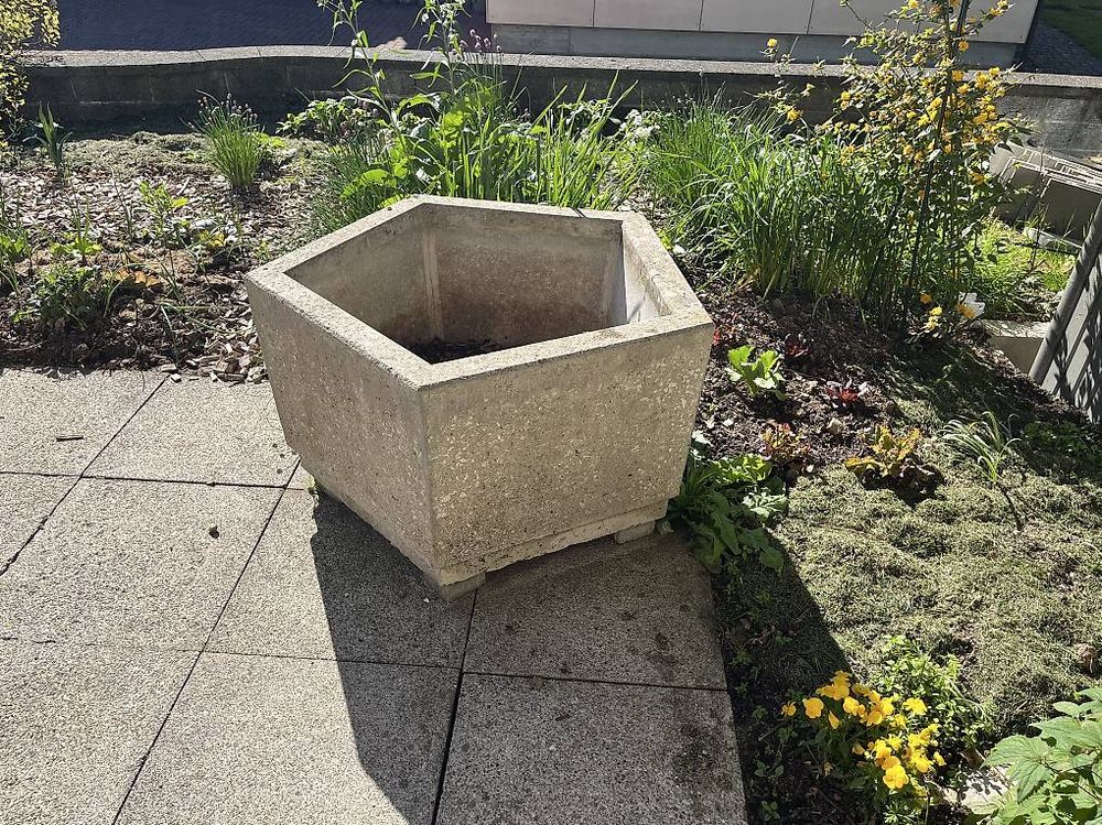 Wassertroge Aus Beton