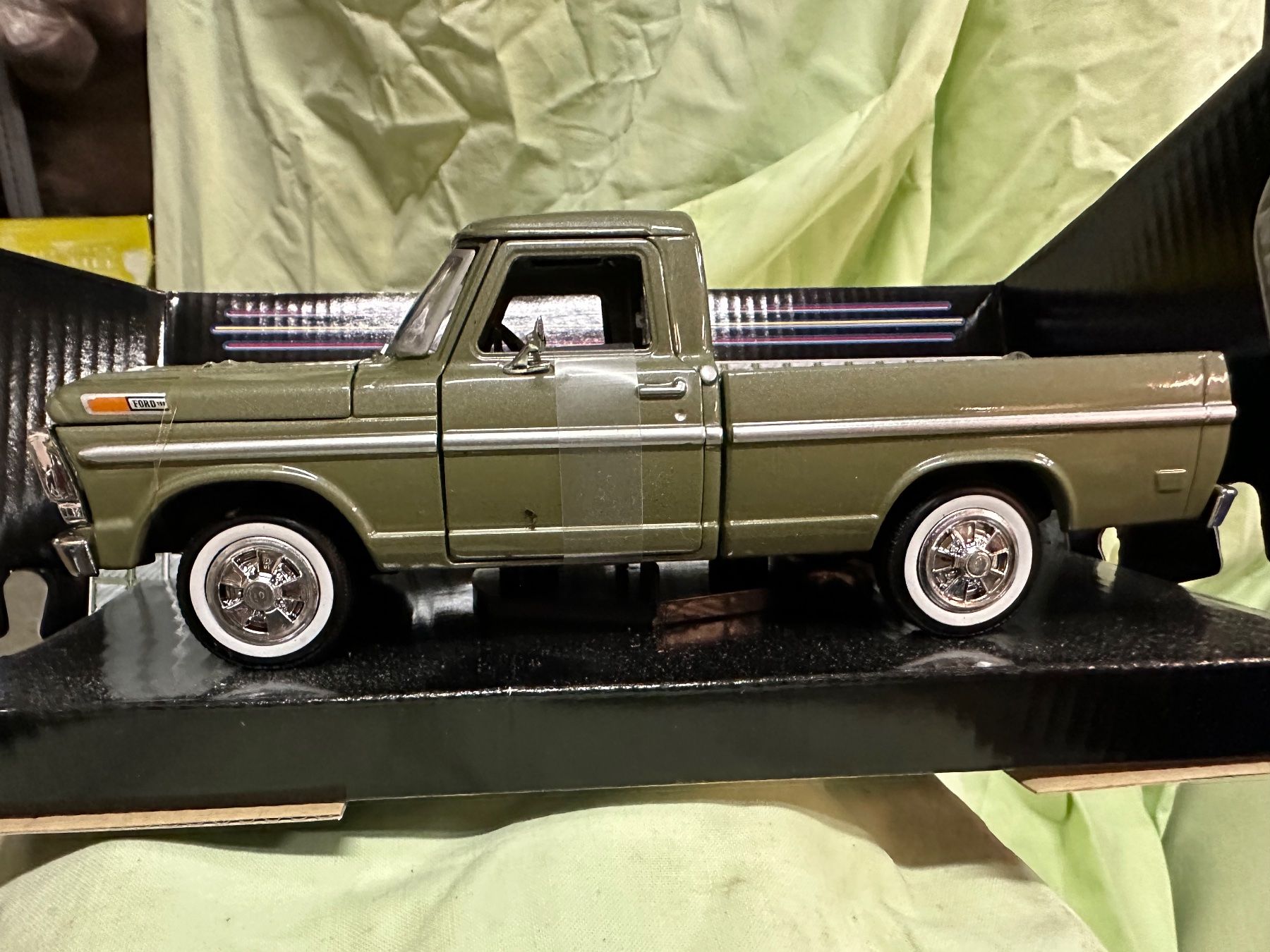 Ford Modellini d'auto: Ford f100 1969 pick up oldtimer classic – Nuovo (secondo la descrizione) da Reinach AG venduto da rares75 1