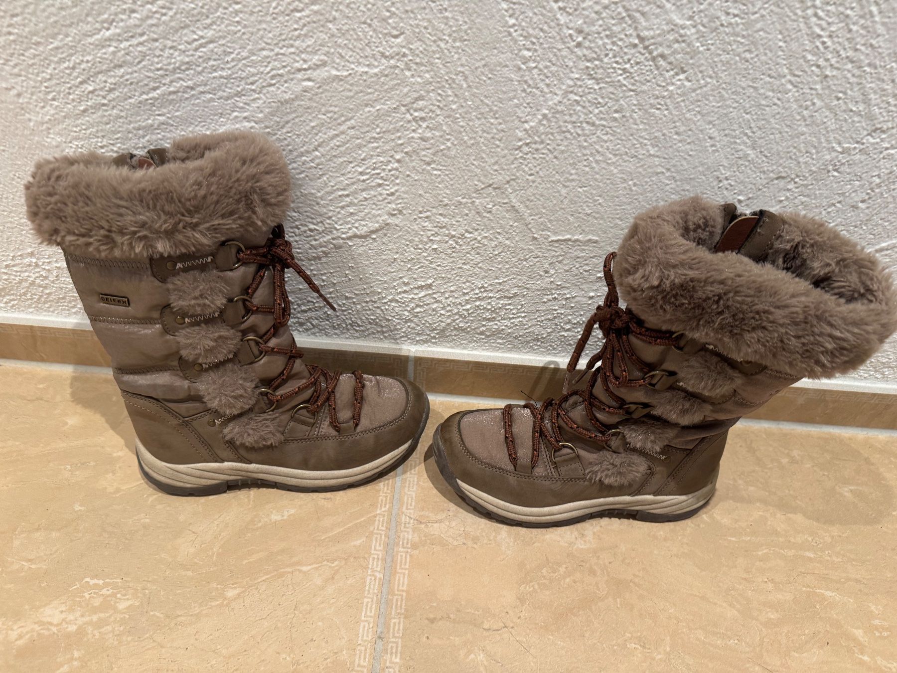 Schuhe für Mädchen: Deltex schöne warme Winterstiefel, 33 – Gebraucht aus Klingnau von Markus14 4