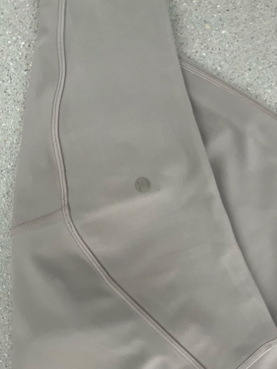 Lululemon Hosen: Lululemon Flare – Gebraucht aus Dottikon von kat_jk9m 1