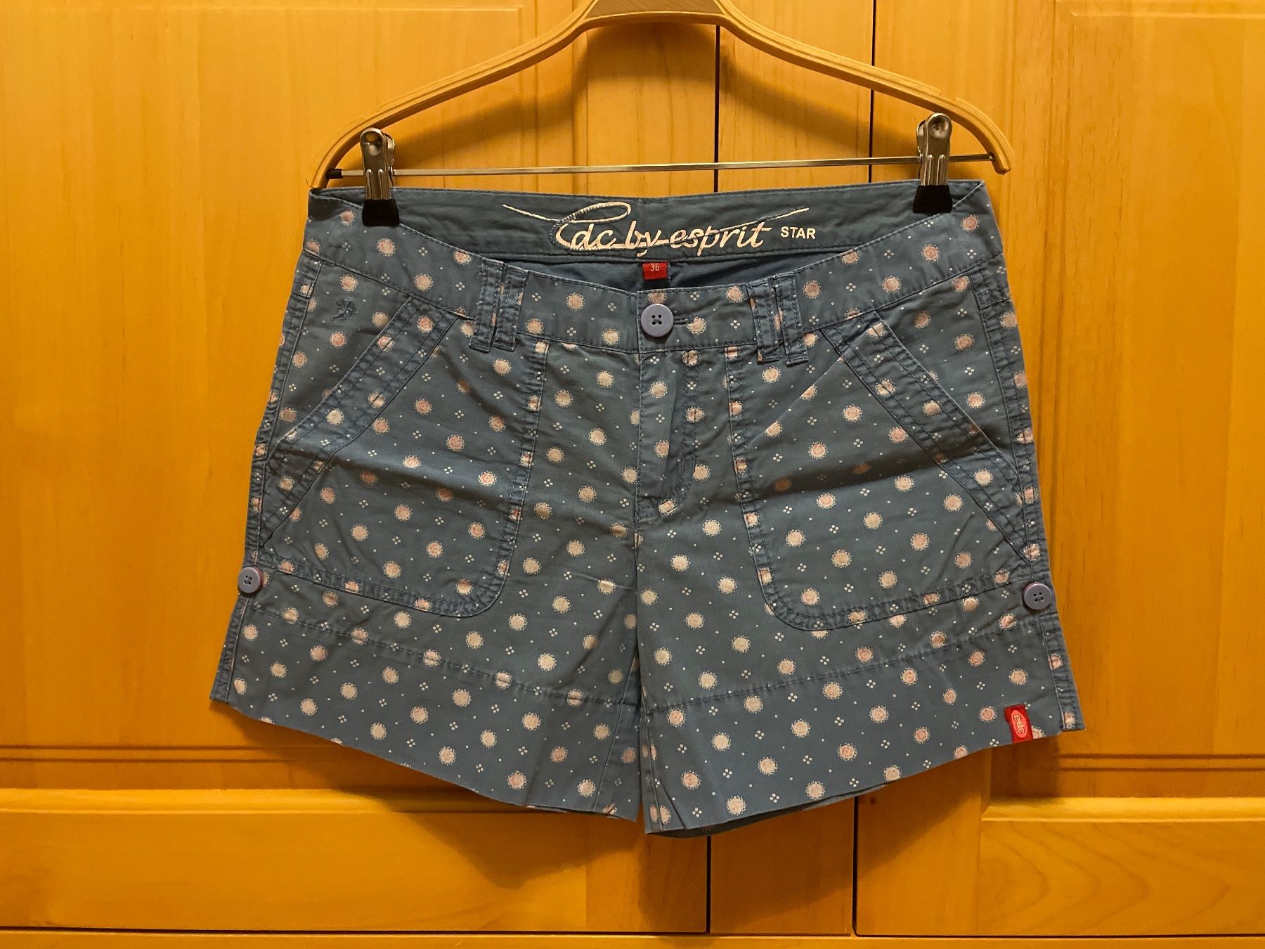 Esprit Pantaloni: Shorts von edc by Esprit – Nuovo e nell'imballaggio originale da Meggen venduto da BertaundAnton