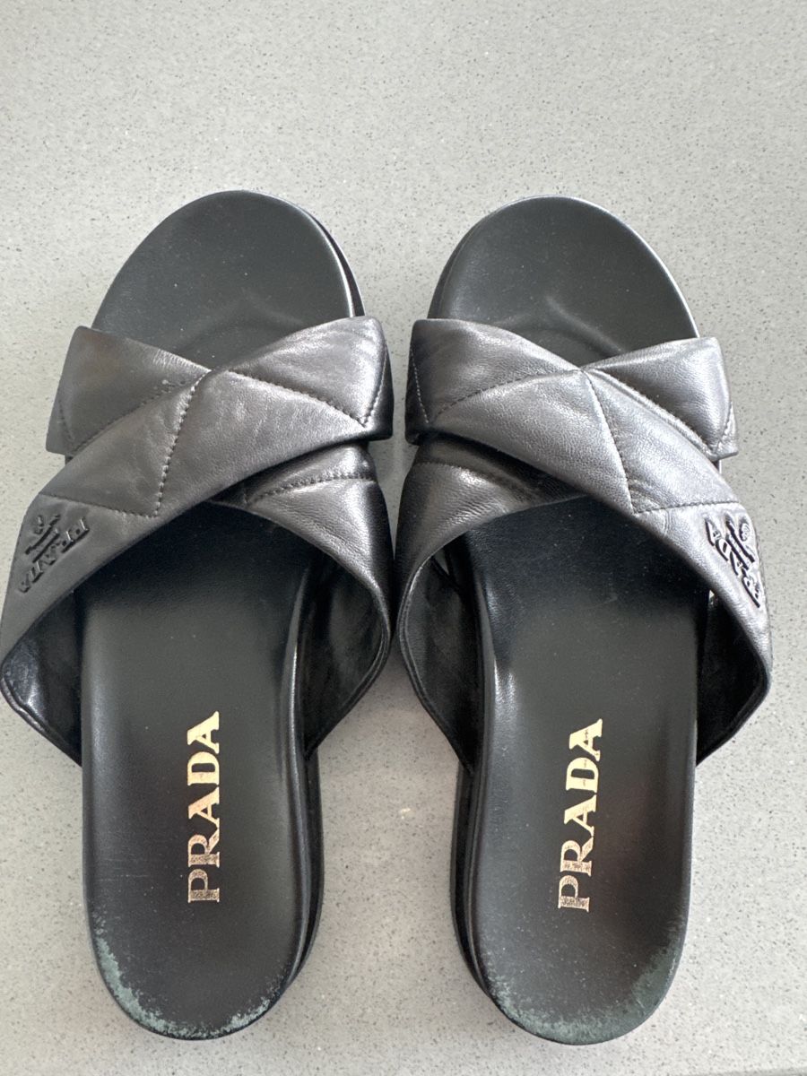 Prada Scarpe da donna: Prada quilted slides – Usato da Horgen venduto da mar_yy7g
