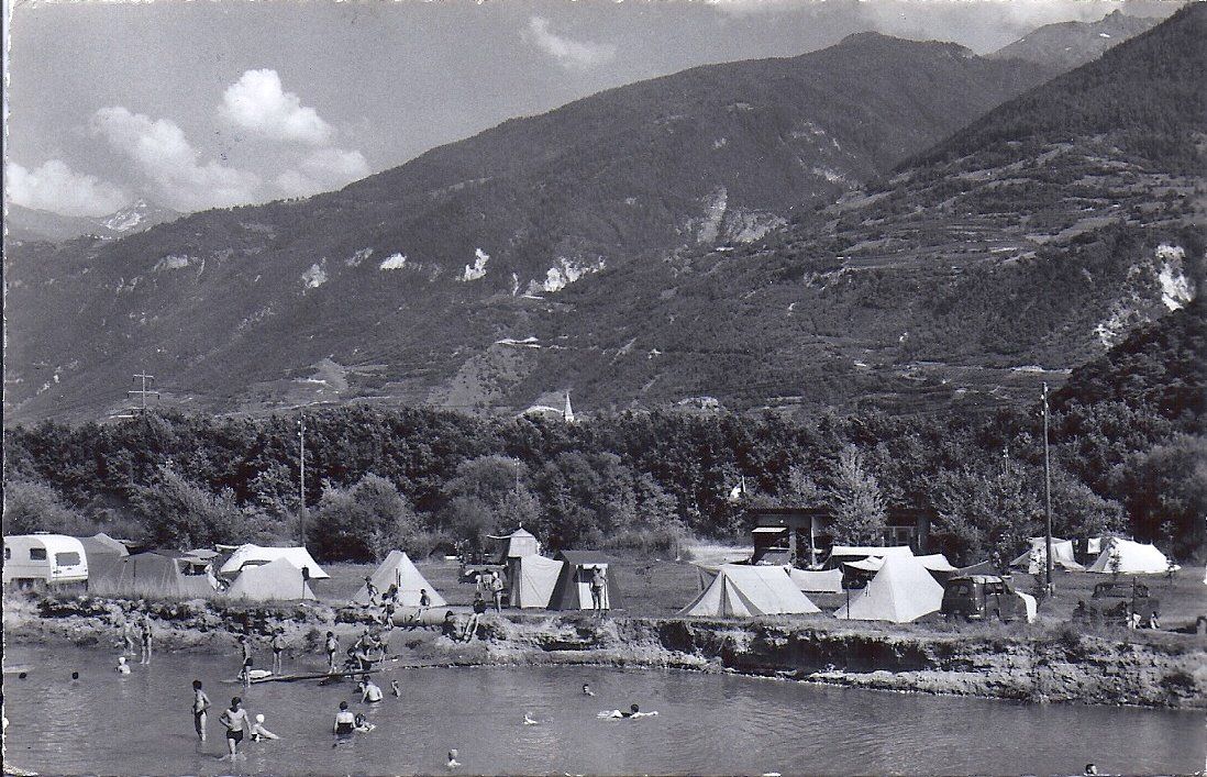 Cartes postales: GRANGES, le camping – D'occasion à Les Verrières par Scampi0