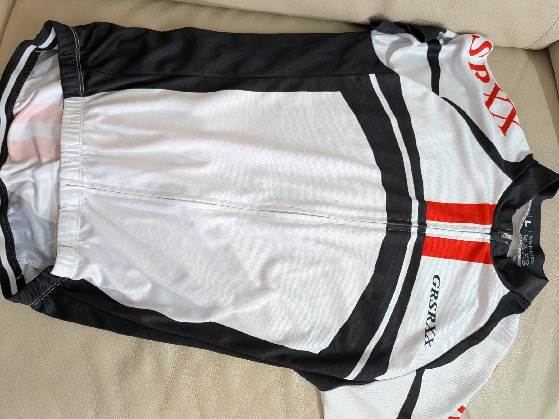Lotti di vestiti: Velo Trikot und Hose – Usato da Niederbipp venduto da Fabau 1