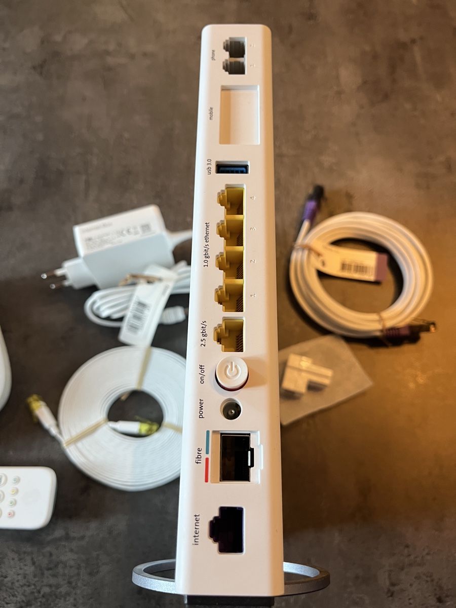 Swisscom Modem & Router: Swisscom Internetbox 3 mit Swisscom IP2000 TV Box – Usato da Siblingen venduto da Hasumags 2