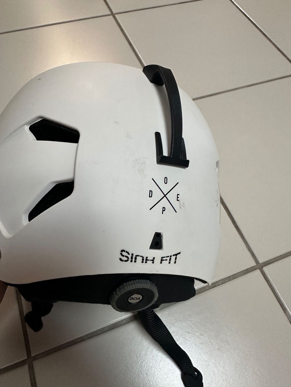 Dope Caschi: White Dope Ski Snowboard Helmet - Medium Unisex Adjustable – Usato da St. Gallen venduto da S_rnw2 2