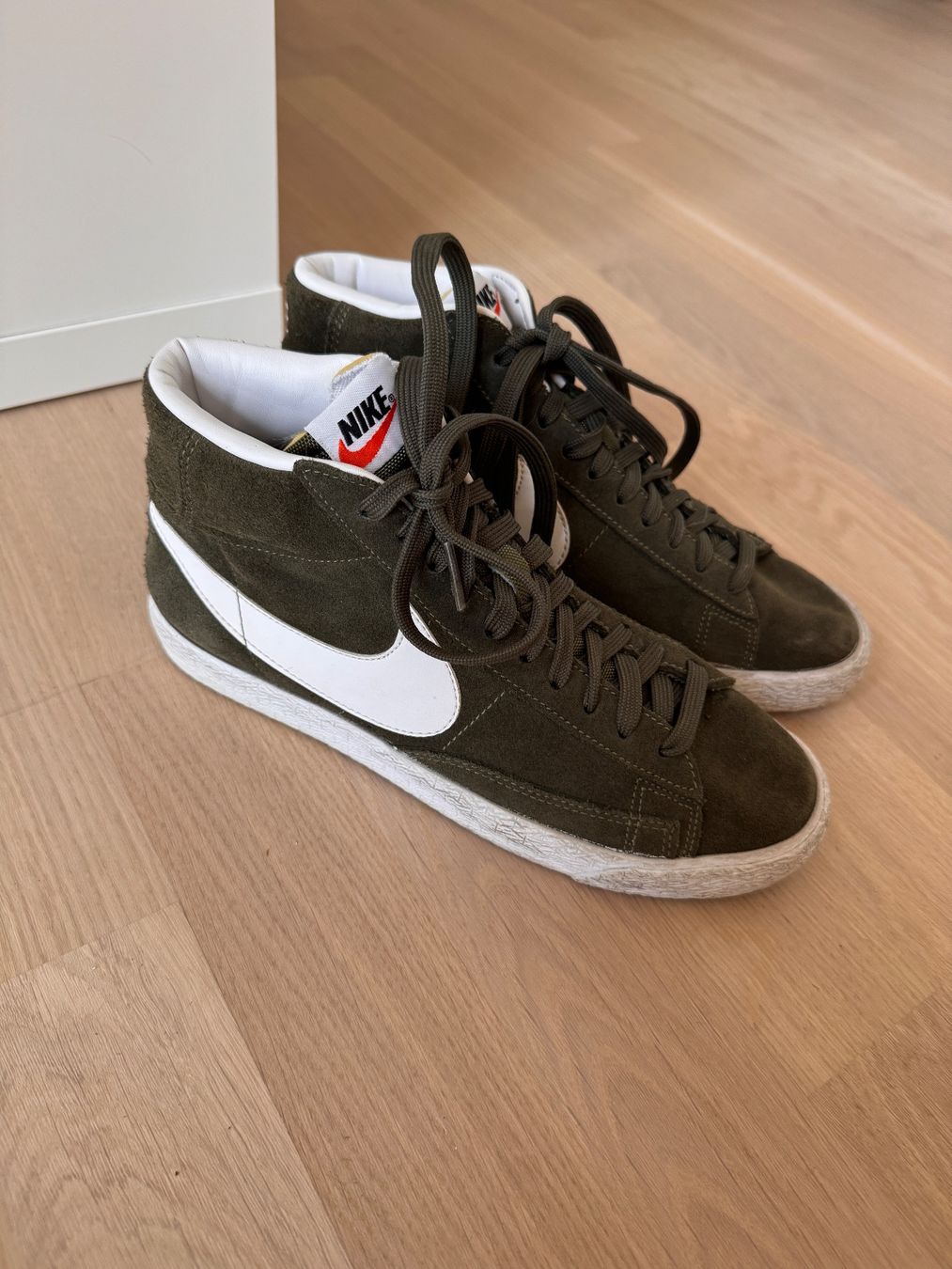 Nike Scarpe da uomo: Nike Blazer Mid '77 Premium Vintage – Usato da Aesch BL venduto da Sheisign 1