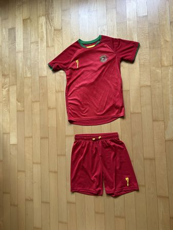 Für Kids: H&M Fussball-Set Trikot + Hose, Gr. 158/164