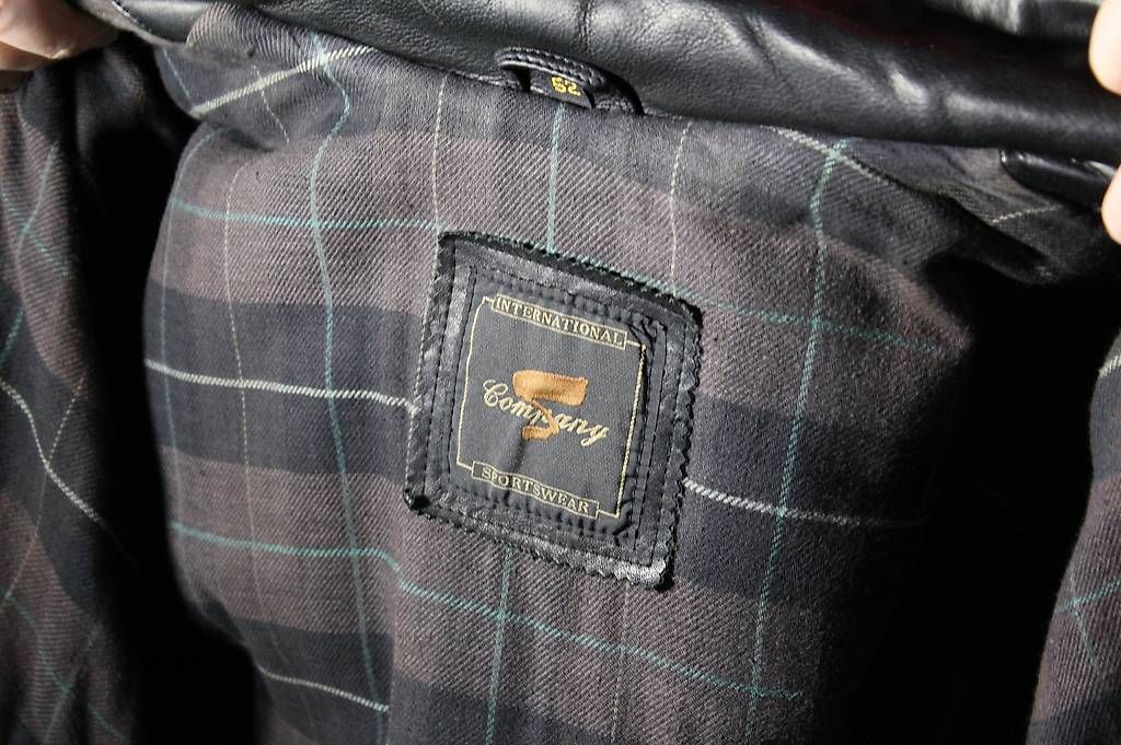 Giacche: Veste noire en cuire – Usato da Châtelaine venduto da AntonioGomezResale 4