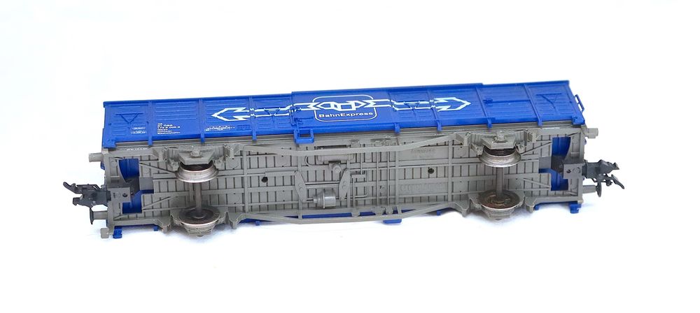Märklin 4832 H0 AC ged. Güterwagen “Bahn Express” der ÖBB | Kaufen auf ...
