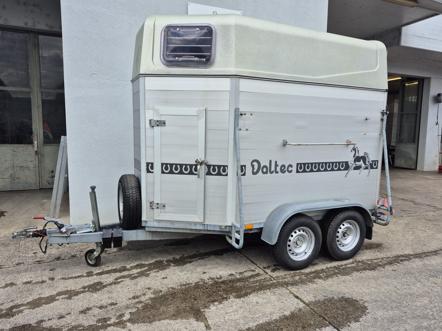 Daltec Rimorchi: Pferdeanhänger Daltec Cargo 2 – Usato da Jona venduto da LMB-Maschinen 1