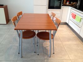 Holztisch ausziehbar mit 4 Stühle